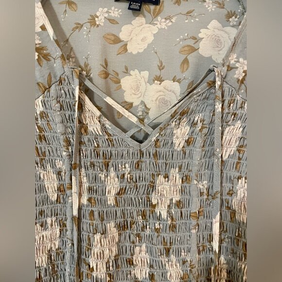 American Eagle light blue floral peplum top - Small - Picture 5 of 10